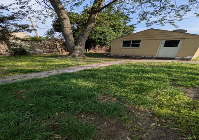 Photo 3 of Single family home for sale at 4820 Potomac Anex, Saint Louis, MO 63116 | MLS# MIS26023918 | Listing updated on 2026-06-02