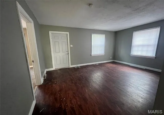 Photo 2 of Single family home for sale at 26 Lamar Dr, Saint Louis, MO 63136 | MLS# MIS26023922 | Listing updated on 2026-09-22