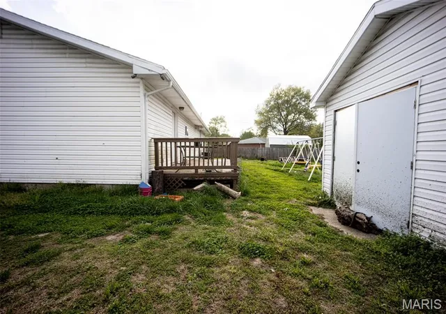 Photo 3 of Single family home for sale at 2311 Orville Ave, Granite City, IL 62040 | MLS# MIS26023955 | Listing updated on 2026-04-23