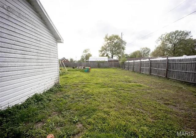 Photo 4 of Single family home for sale at 2311 Orville Ave, Granite City, IL 62040 | MLS# MIS26023955 | Listing updated on 2026-04-23