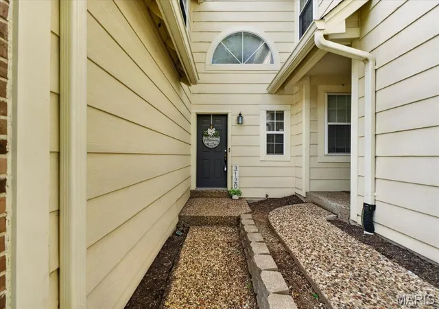 Homes for sale in St Louis, MO | 3120 Autumn Trace Dr, St Louis, MO 63043 | MLS# MIS26023971