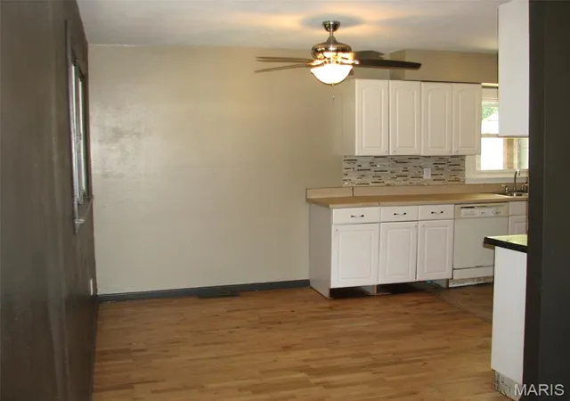 4th image of 1002 Terrace Dr, Festus, MO 63028 | MLS# MIS26023995