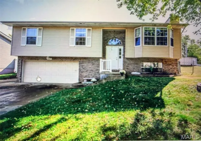 Homes for sale in Imperial, MO | 1821 Hilltop Village Ln, Imperial, MO 63052 | MLS# MIS26024056