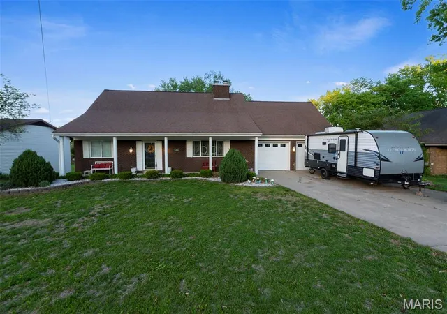 Homes for sale in Jackson, MO | 312 Cathy Dr, Jackson, MO 63755 | MLS# MIS26024075