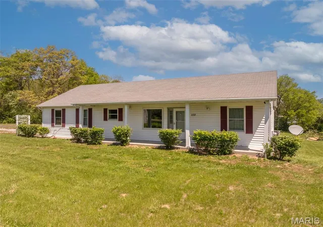 Homes for sale in Foley, MO | 102 Apple Grove Rd, Foley, MO 63347 | MLS# MIS26024108