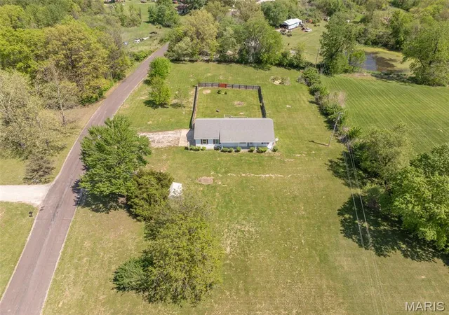 Homes for sale in Foley, MO | 102 Apple Grove Rd, Foley, MO 63347 | MLS# MIS26024108