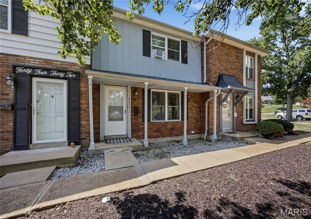 2nd image of 4434 Pegasus Dr, Saint Louis, MO 63129 | MLS# MIS26024113