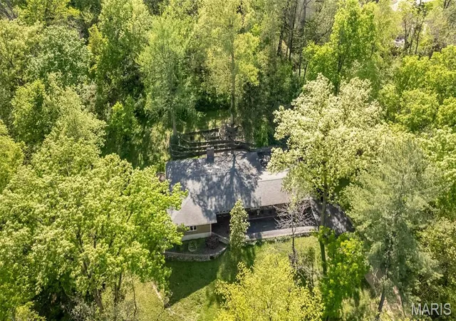 Photo 2 of Single family home for sale at 4200 Wincliff Dr, St Charles, MO 63304 | MLS# MIS26024126 | Listing updated on 2026-09-28