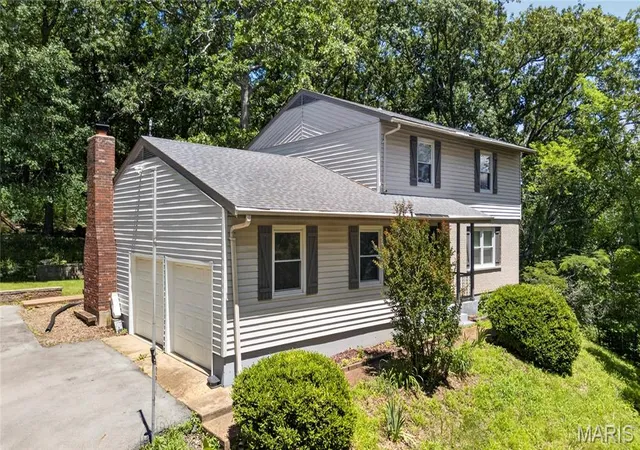 3rd image of 3365 White Oak School Rd, Eureka, MO 63025 | MLS# MIS26024131