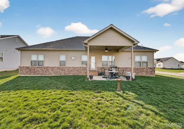 Photo 4 of Single family home for sale at 1300 Renwick Way Ct, O Fallon, IL 62269 | MLS# MIS26024151 | Listing updated on 2026-09-14