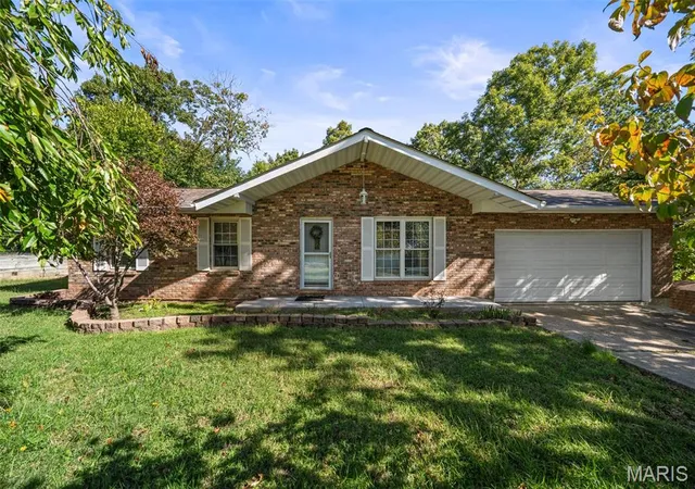 Photo 1 of Single family home for sale at 5418 Oakcrest Dr, Imperial, MO 63052 | MLS# MIS26024155 | Listing updated on 2026-10-16