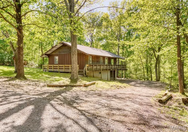 Homes for sale in Sullivan, MO | 33 Pawnee Dr, Sullivan, MO 63080 | MLS# MIS26024176
