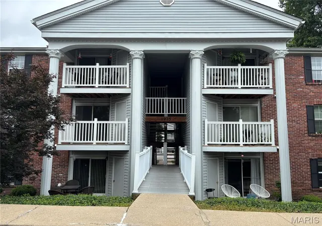 Homes for sale in Maryland Heights, MO | 1935 Marine Terrace Dr #J, Maryland Heights, MO 63146 | MLS# MIS26024182