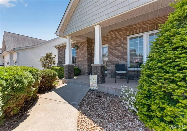 Photo 1 of Single Family Residence at 322 Pointe Loma Blvd, Lake Saint Louis, MO 63367 | MLS# MIS26024185 |  | Sold on 2026-04-30