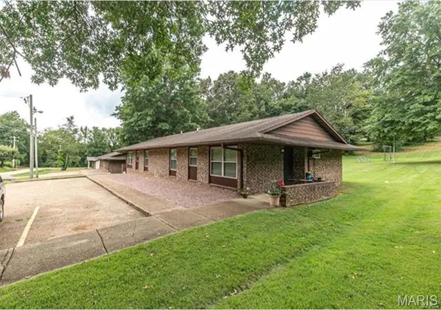 Photo 1 of Townhouse for sale at 1020 E Washington, Doniphan, MO 63935 | MLS# MIS26024251 | Listing updated on 2026-09-03