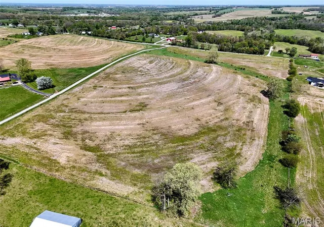2nd image of 418 County Road 418, Hannibal, MO 63401 | MLS# MIS26024267