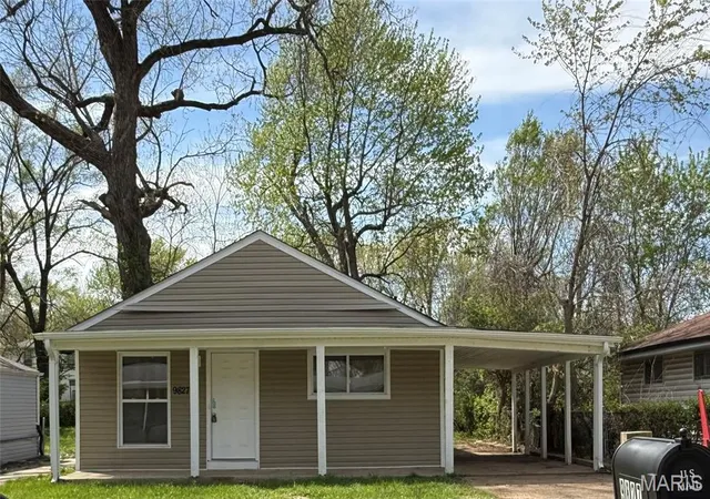 2nd image of 9827 Winkler Dr, Saint Louis, MO 63136 | MLS# MIS26024298