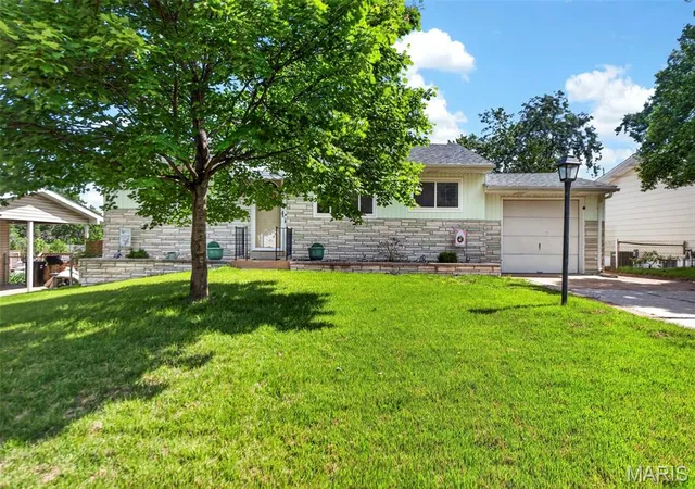 Homes for sale in Mehlville, MO | 209 Freeman Dr, Mehlville, MO 63129 | MLS# MIS26024313