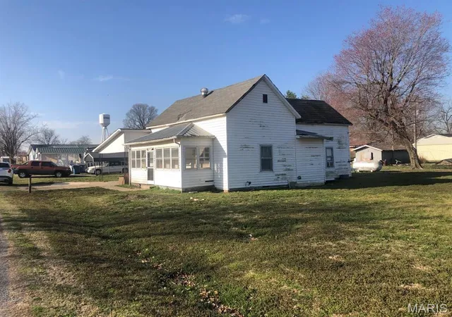 Photo 2 of Single Family Residence at 308 Taylor St, Essex, MO 63846 | MLS# MIS26024314 | | Sold on 2026-05-15