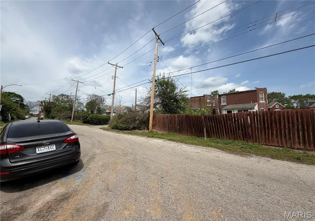 Photo 4 of Land for sale at 4816 Highland Ave, Saint Louis, MO 63113 | MLS# MIS26024347 | Listing updated on 2026-07-10