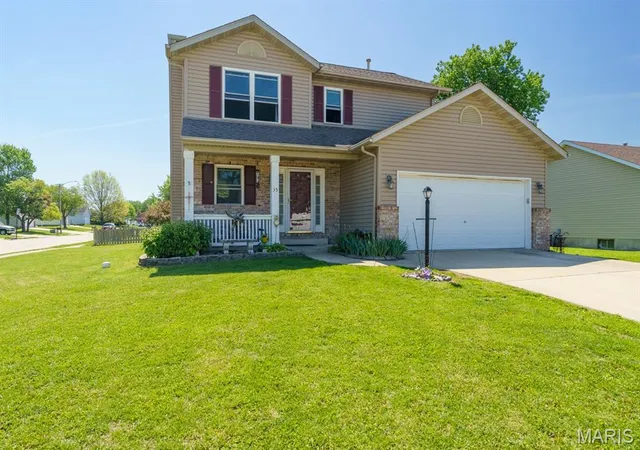 Homes for sale in Glen Carbon, IL | 35 Jason Dr, Glen Carbon, IL 62034 | MLS# MIS26024385