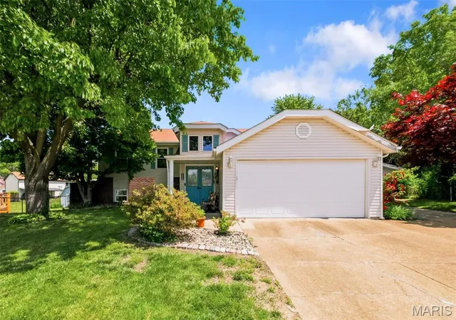4th image of 2425 Farnham Ct, Florissant, MO 63033 | MLS# MIS26024416