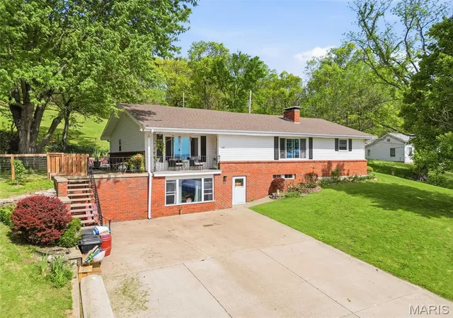 Homes for sale in Clarksville, MO | 409 Luke St, Clarksville, MO 63336 | MLS# MIS26024445
