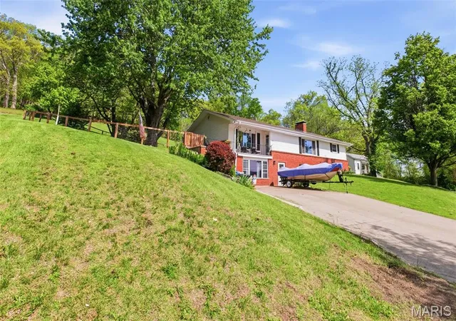 Homes for sale in Clarksville, MO | 409 Luke St, Clarksville, MO 63336 | MLS# MIS26024445