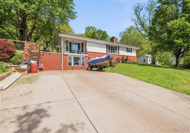 Homes for sale in Clarksville, MO | 409 Luke St, Clarksville, MO 63336 | MLS# MIS26024445