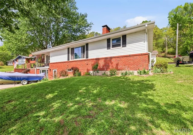 Homes for sale in Clarksville, MO | 409 Luke St, Clarksville, MO 63336 | MLS# MIS26024445