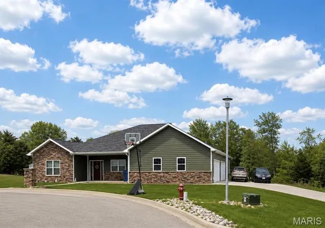Homes for sale in Linn, MO | 303 Karlie Ct, Linn, MO 65051 | MLS# MIS26024487