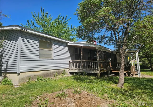 Homes for sale in Pinckneyville, IL | 716 W Water, Pinckneyville, IL 62274 | MLS# MIS26024492