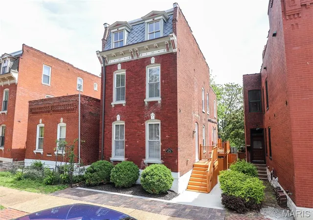Homes for sale in St Louis, MO | 2414 S 11th St, St Louis, MO 63104 | MLS# MIS26024494
