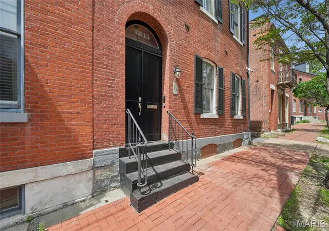 Photo 3 of Single family home for sale at 1845 S 9th St, Saint Louis, MO 63104 | MLS# MIS26024566 | Listing updated on 2026-07-07