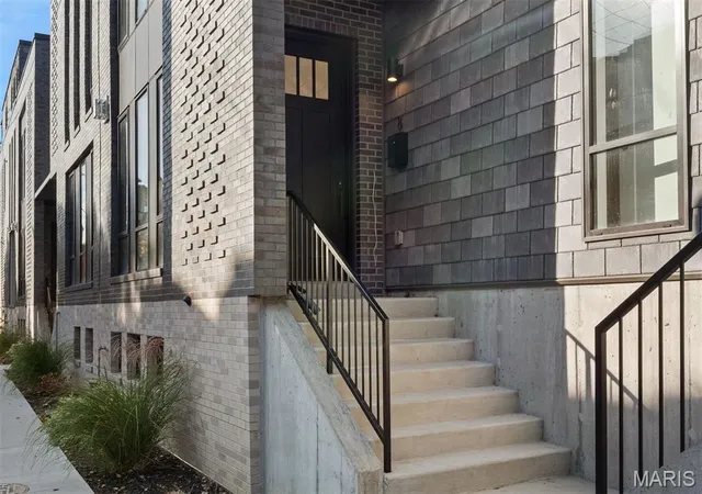 Photo 3 of Townhouse for sale at 215 N Sarah St #8, Saint Louis, MO 63108 | MLS# MIS26024630 | Listing updated on 2026-06-08