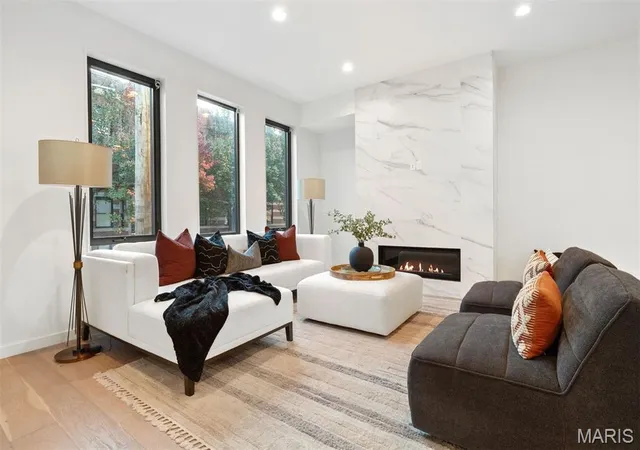 Photo 4 of Townhouse for sale at 215 N Sarah St #8, Saint Louis, MO 63108 | MLS# MIS26024630 | Listing updated on 2026-06-08