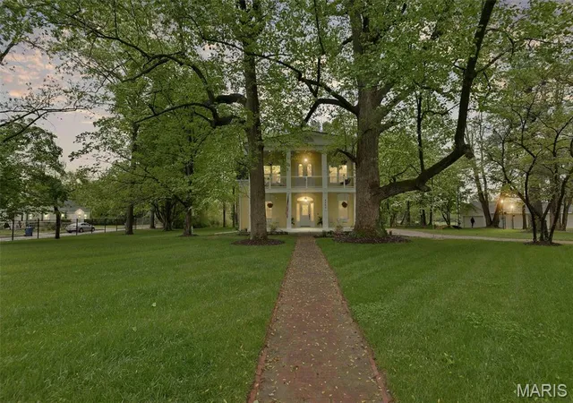 Photo 2 of Single family home for sale at 2367 Central Ave, Alton, IL 62002 | MLS# MIS26024703 | Listing updated on 2026-09-21