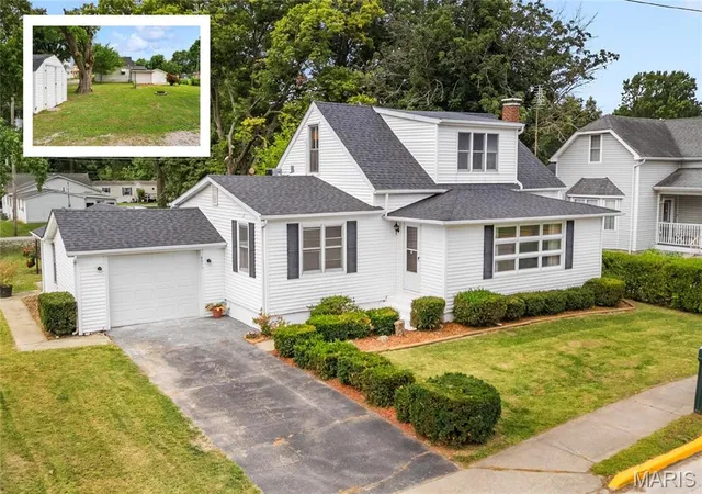 Homes for sale in New Baden, IL | 801 E Hanover St, New Baden, IL 62265 | MLS# MIS26024746