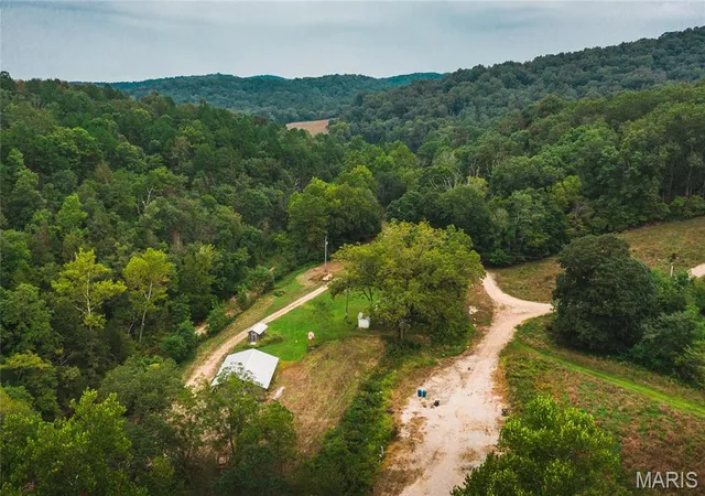 Homes for sale in Eminence, MO | 32315 County Road 325, Eminence, MO 65466 | MLS# MIS26024811