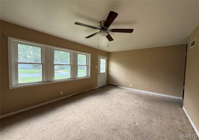 Photo 4 of Sale Pending at 9715 Tullamoor Dr, St Louis, MO 63136 | MLS# MIS26024828 | Listing updated on 2026-08-27