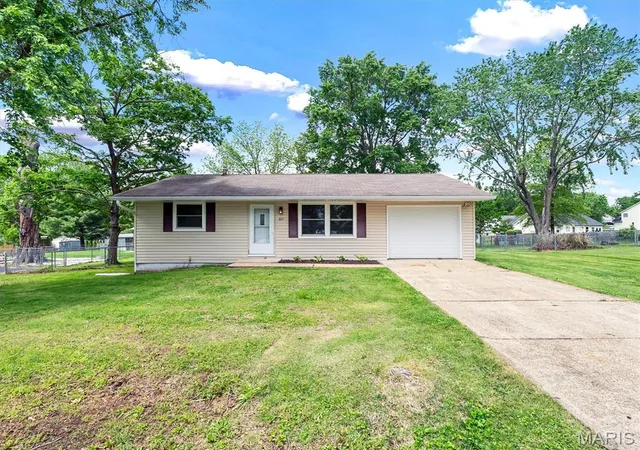Homes for sale in Pacific, MO | 1877 Forest Ln, Pacific, MO 63069 | MLS# MIS26024951