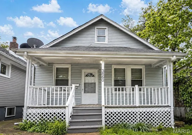 Photo 1 of Sale Pending at 3860 Neosho St, Saint Louis, MO 63116 | MLS# MIS26024979 | Listing updated on 2026-07-06