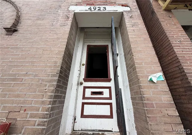 Photo 3 of Multi family home for sale at 4923 Suburban Trak, Saint Louis, MO 63108 | MLS# MIS26025044 | Listing updated on 2026-07-10