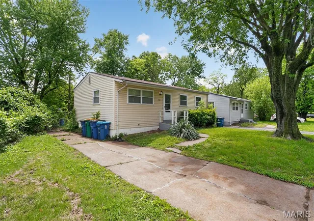 Photo 2 of Sale Pending at 1112 Rhea Ave, Saint Louis, MO 63138 | MLS# MIS26025070 | Listing updated on 2026-09-19