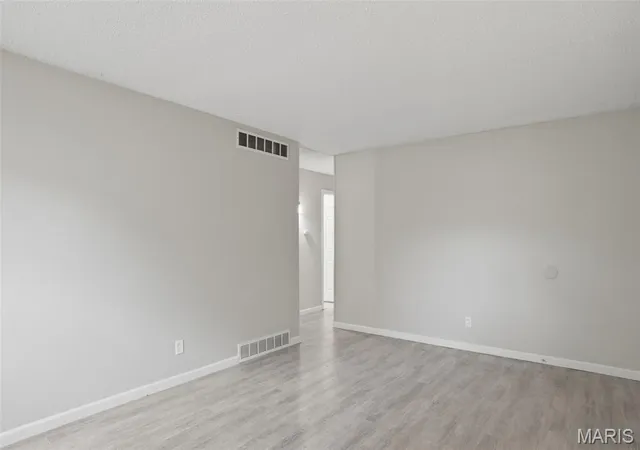Photo 4 of Sale Pending at 1112 Rhea Ave, Saint Louis, MO 63138 | MLS# MIS26025070 | Listing updated on 2026-09-19