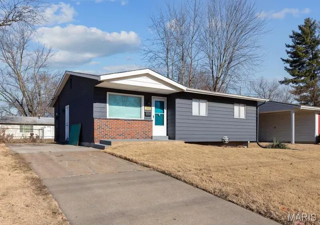 Photo 2 of Single family home for sale at 1155 Mullanphy Rd, Florissant, MO 63031 | MLS# MIS26025088 | Listing updated on 2026-09-23