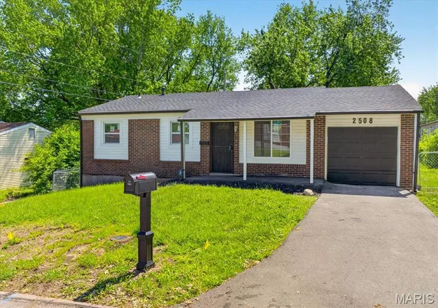 Photo 2 of Single family home for sale at 2508 Countess Dr, Saint Louis, MO 63136 | MLS# MIS26025106 | Listing updated on 2026-06-26
