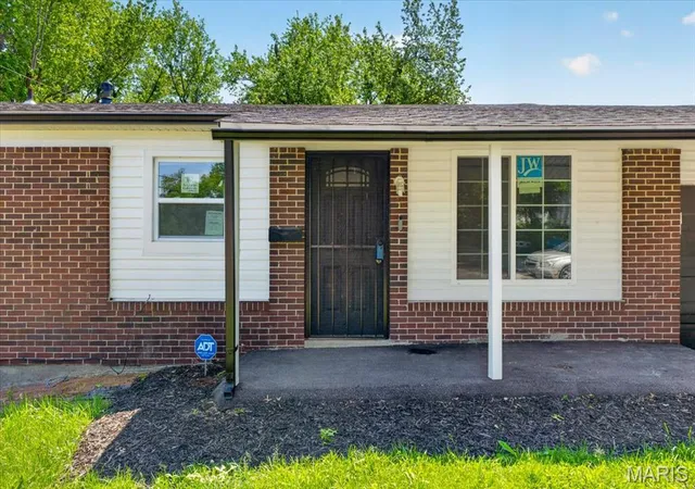 Photo 3 of Single family home for sale at 2508 Countess Dr, Saint Louis, MO 63136 | MLS# MIS26025106 | Listing updated on 2026-06-26