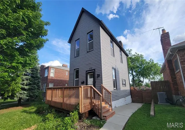 1st image of 3712 Phillips Pl, Saint Louis, MO 63116 | MLS# MIS26025139