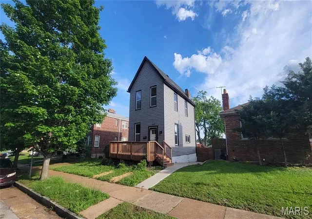 2nd image of 3712 Phillips Pl, Saint Louis, MO 63116 | MLS# MIS26025139